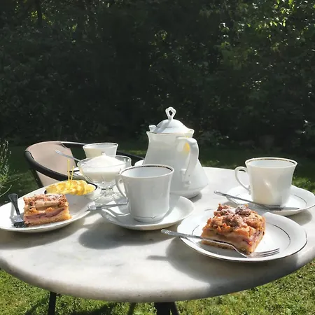 Palac Mysliwski Orle Solutions Bed and breakfast 3*