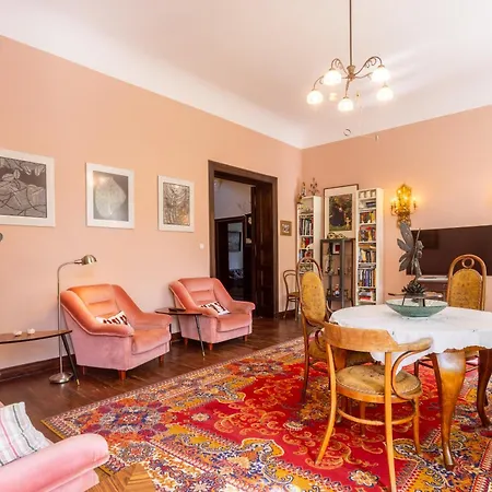 Bed & Breakfast Palac Mysliwski Orle Solutions Miroslawiec