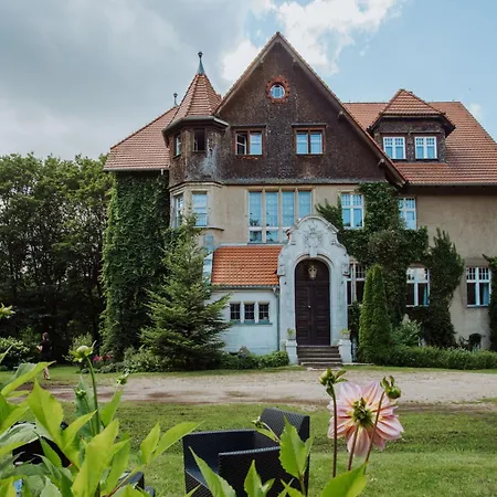 Palac Mysliwski Orle Solutions Bed & Breakfast 3*