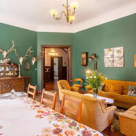Palac Mysliwski Orle Solutions Bed & Breakfast Miroslawiec