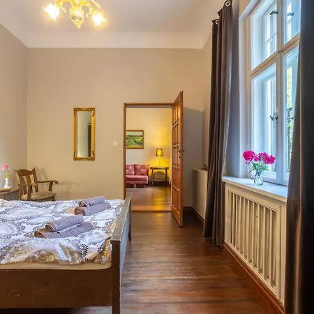 Palac Mysliwski Orle Solutions Bed & Breakfast 3*