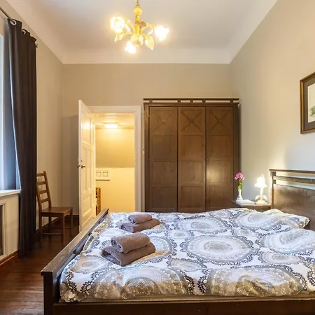 Bed & Breakfast Palac Mysliwski Orle Solutions Miroslawiec
