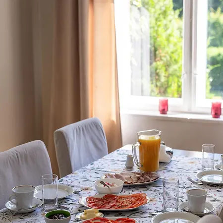 Bed & Breakfast Palac Mysliwski Orle Solutions Miroslawiec