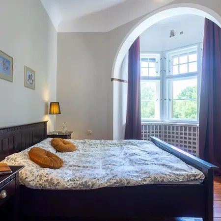 Bed & Breakfast Palac Mysliwski Orle Solutions 3*