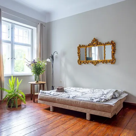 Bed & Breakfast Palac Mysliwski Orle Solutions Miroslawiec
