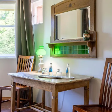 Bed & Breakfast Palac Mysliwski Orle Solutions 3*