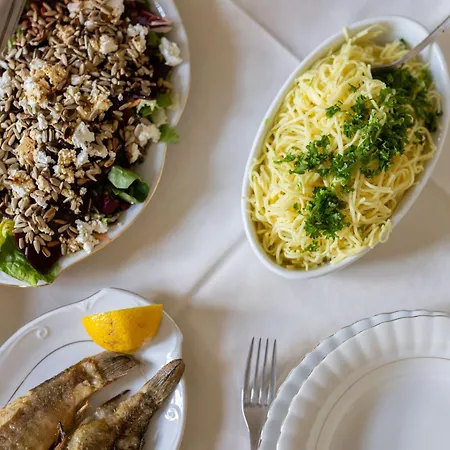 Palac Mysliwski Orle Solutions Bed & Breakfast Mirosławiec