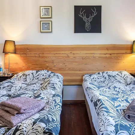 Palac Mysliwski Orle Solutions Bed & Breakfast 4*