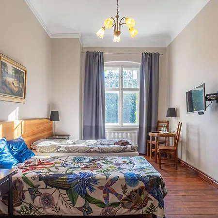 Palac Mysliwski Orle Solutions Bed and breakfast Mirosławiec
