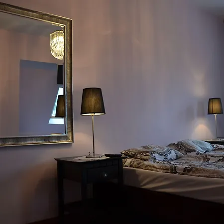 Palac Mysliwski Orle Solutions Bed & Breakfast