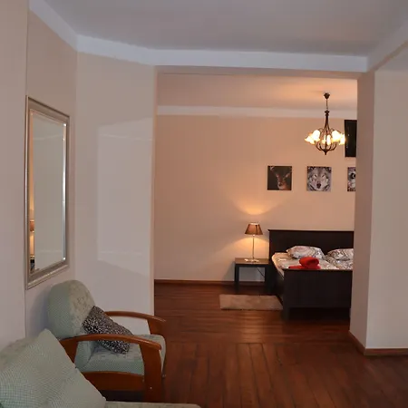 Palac Mysliwski Orle Solutions فندق مبيت وإفطار ميروسوافيتس