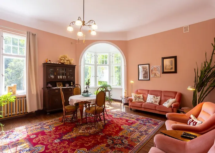 Palac Mysliwski Orle Solutions Bed and breakfast