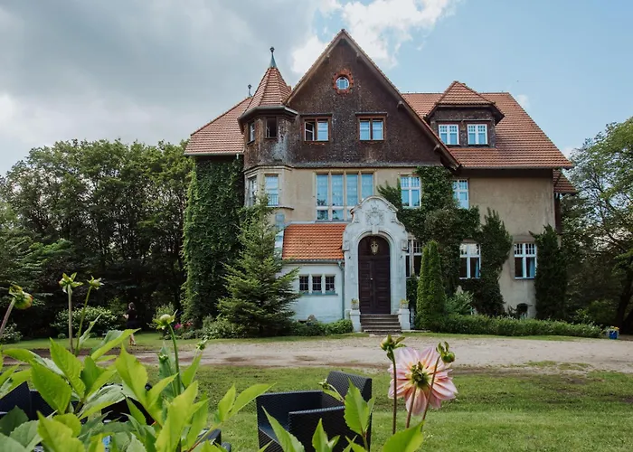 Palac Mysliwski Orle Solutions Bed & Breakfast 4*