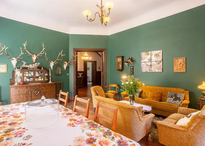 Palac Mysliwski Orle Solutions Bed and breakfast Mirosławiec