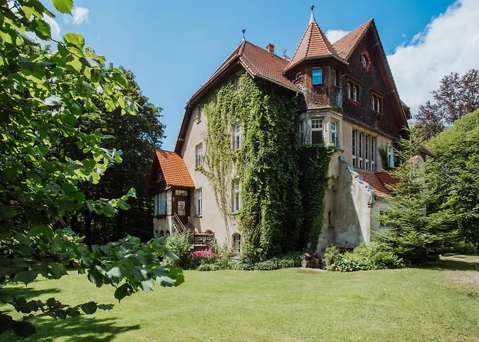 Bed & Breakfast Palac Mysliwski Orle Solutions Mirosławiec