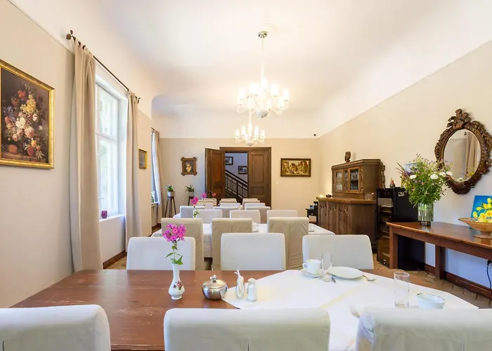 Palac Mysliwski Orle Solutions Bed & Breakfast 4*
