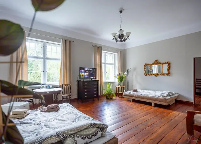 Palac Mysliwski Orle Solutions Bed and breakfast 4*