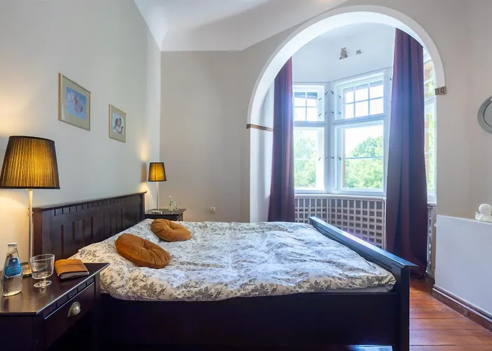 Bed & Breakfast Palac Mysliwski Orle Solutions 4*