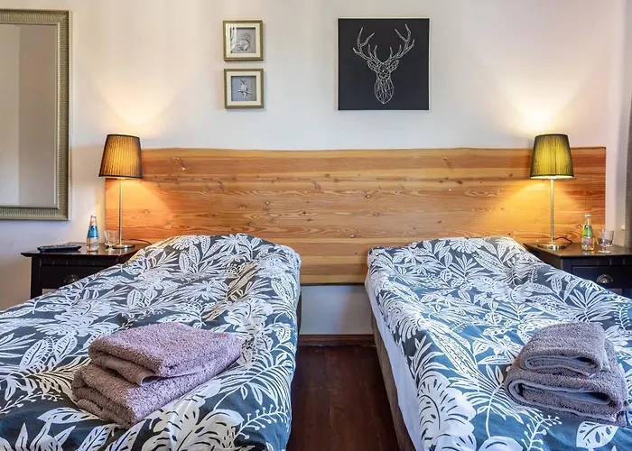 Palac Mysliwski Orle Solutions Bed and breakfast 4*