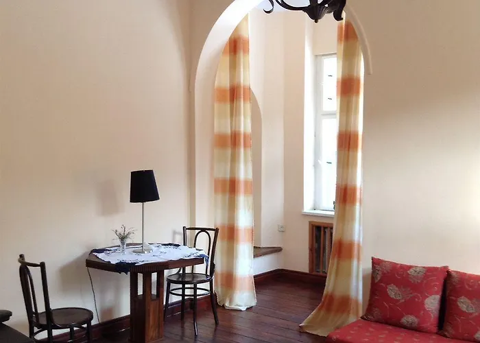 Palac Mysliwski Orle Solutions Bed & Breakfast Mirosławiec