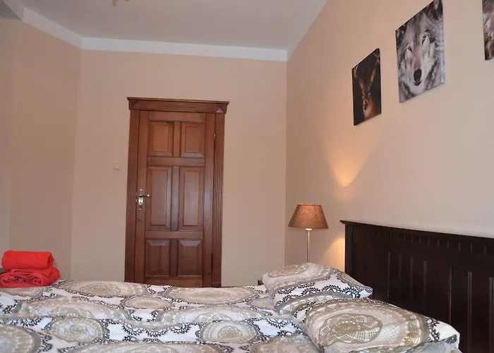 Palac Mysliwski Orle Solutions Bed and breakfast