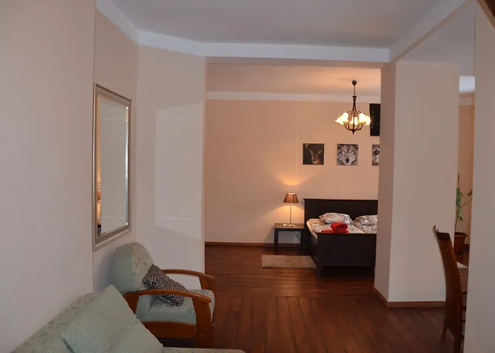 Palac Mysliwski Orle Solutions Bed & Breakfast Mirosławiec