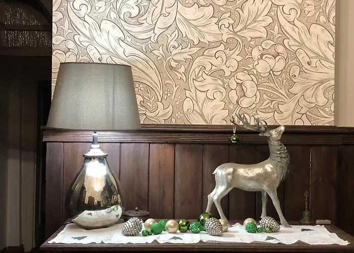 Bed and breakfast Palac Mysliwski Orle Solutions